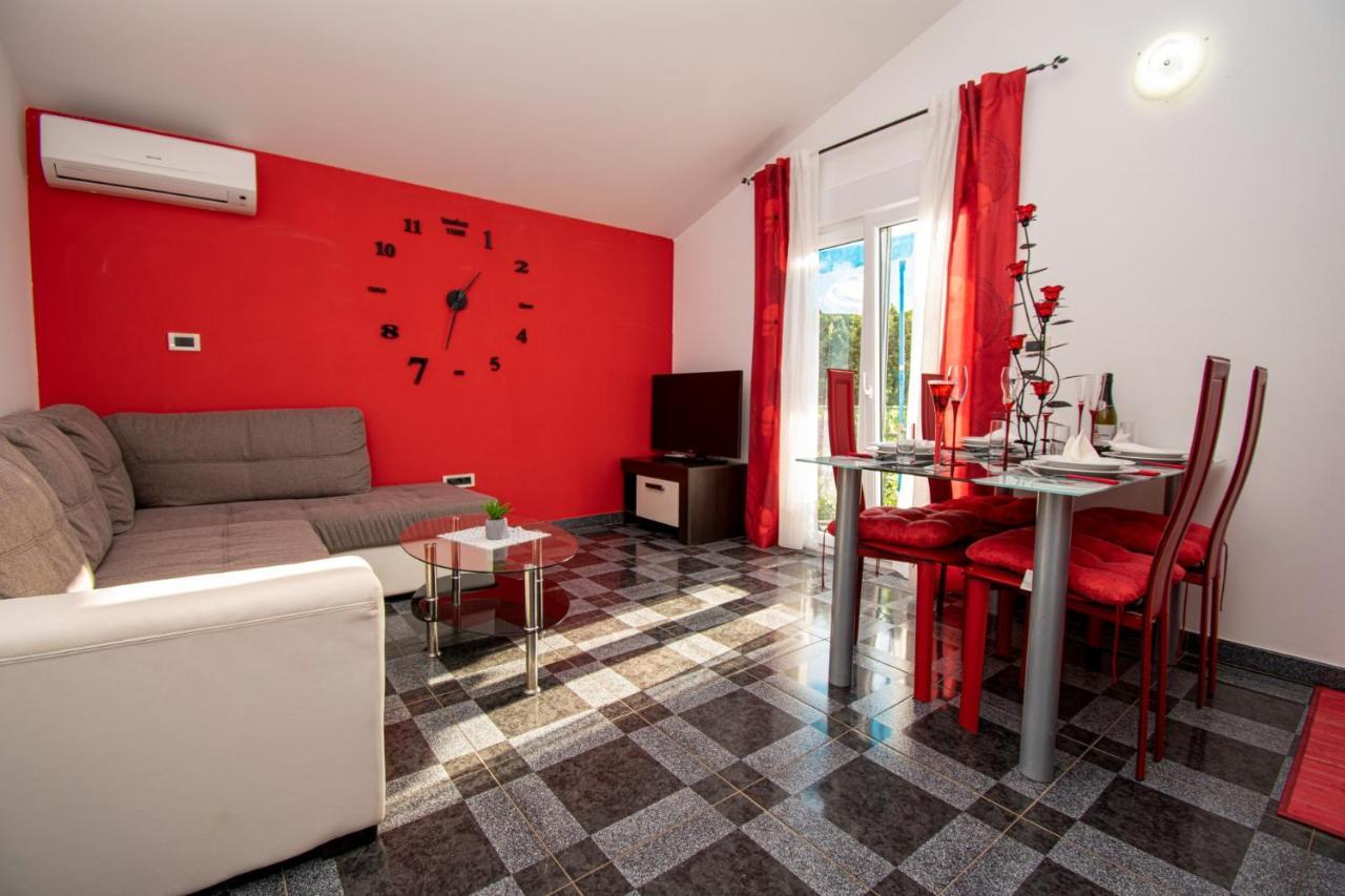 Apartments With Pool In Pula,Croatia Екстериор снимка