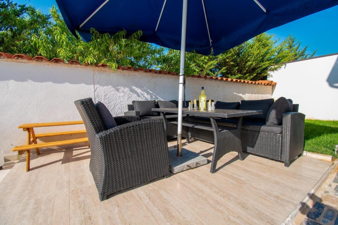 Apartments With Pool In Pula,Croatia Екстериор снимка