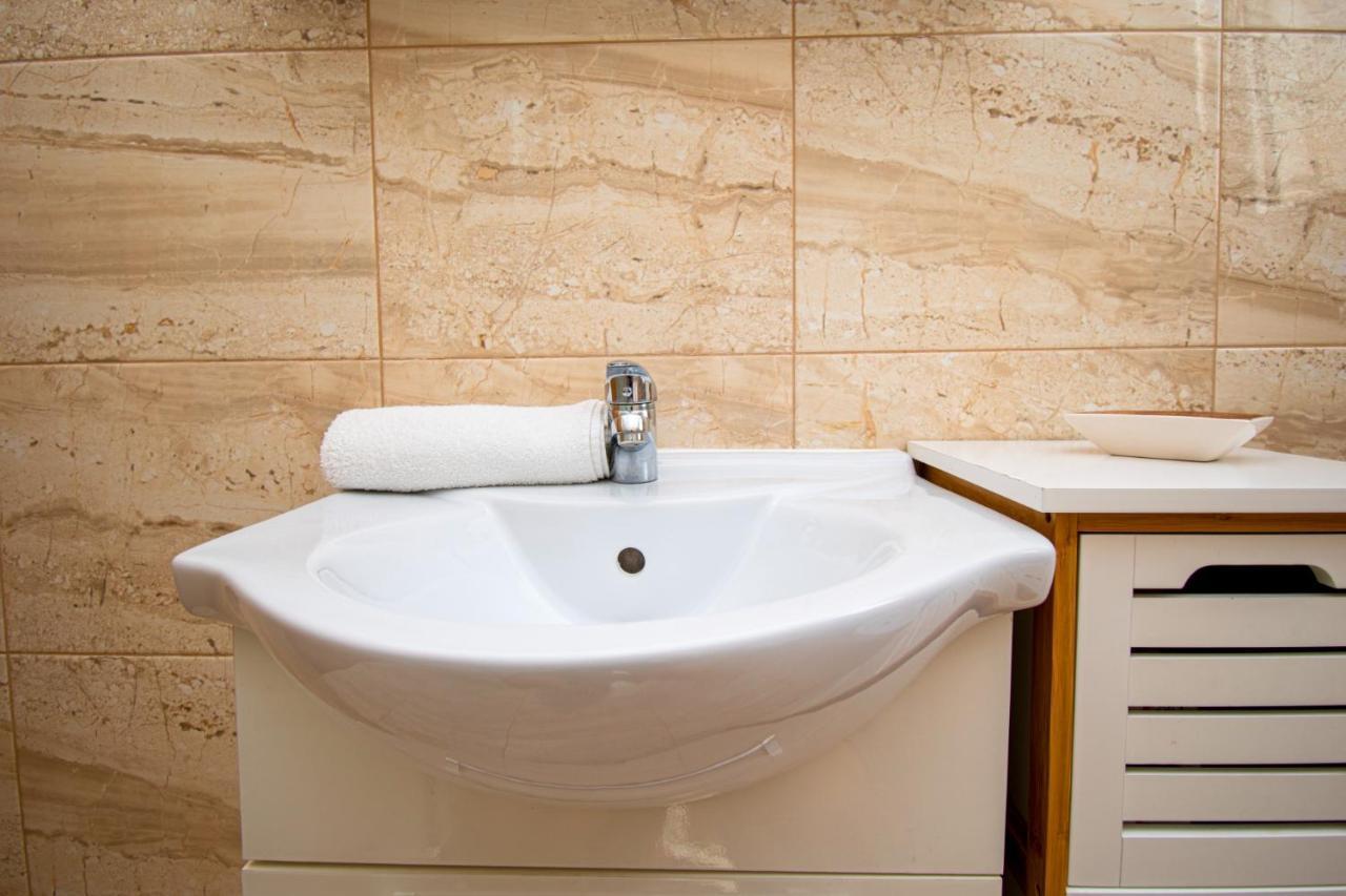 Apartments With Pool In Pula,Croatia Екстериор снимка