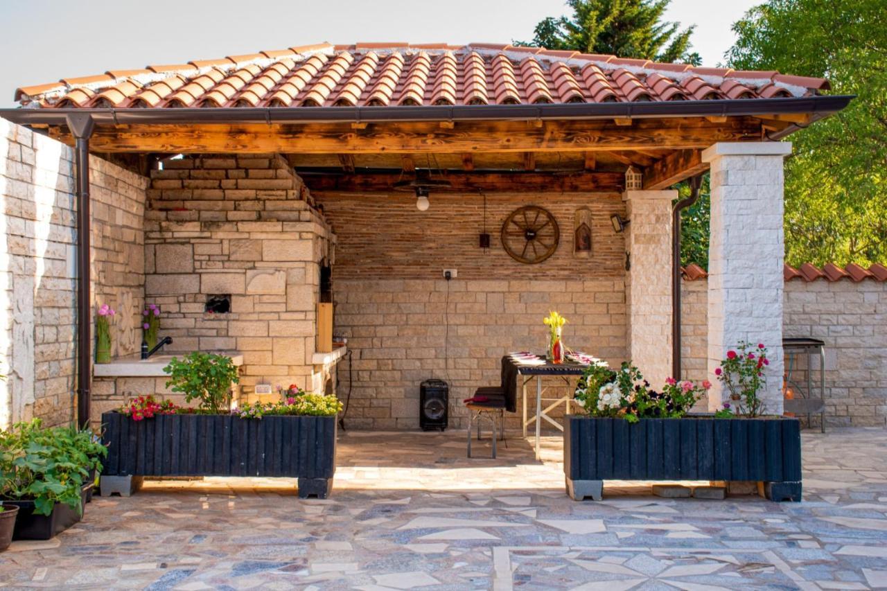 Apartments With Pool In Pula,Croatia Екстериор снимка