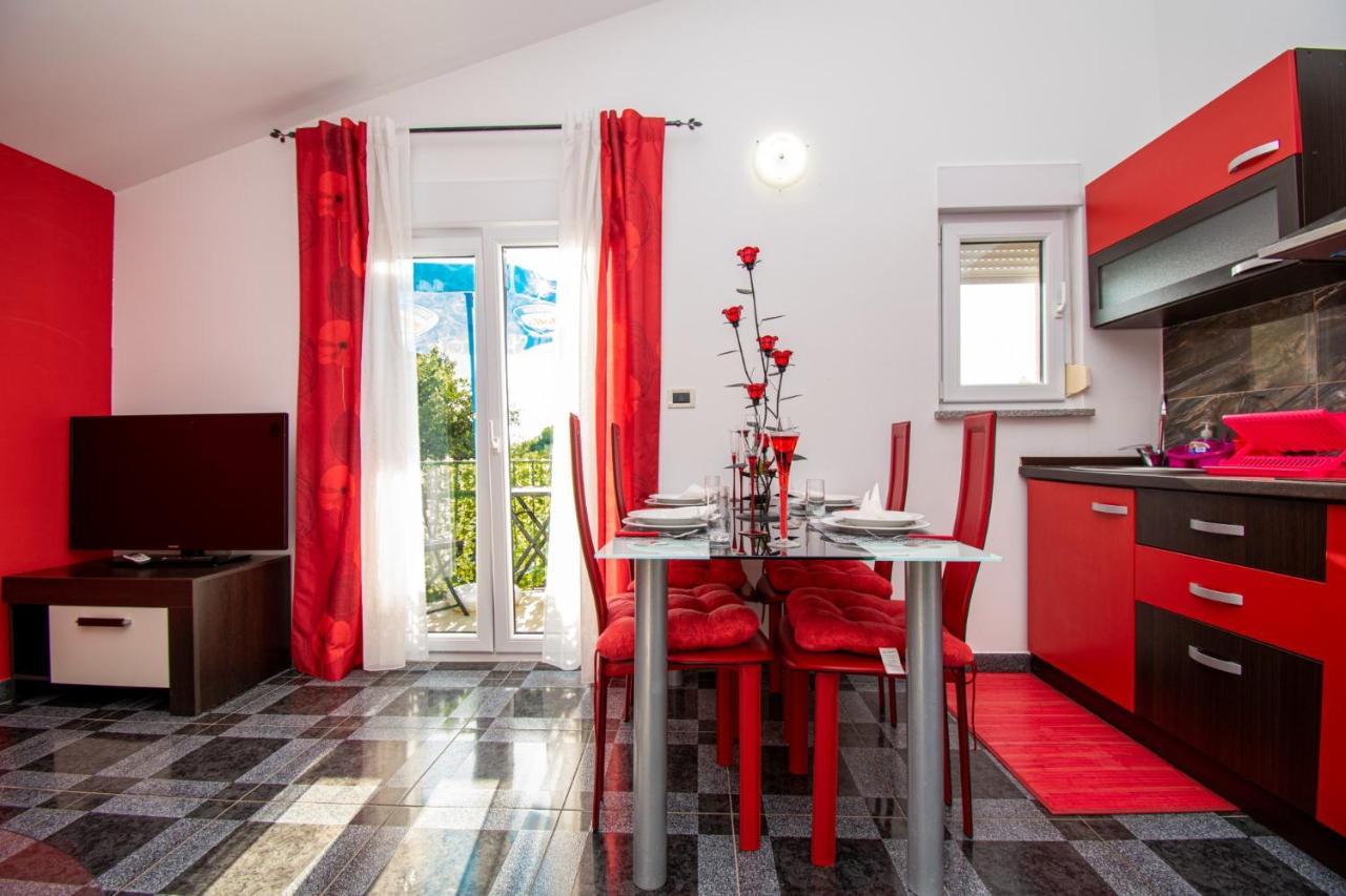 Apartments With Pool In Pula,Croatia Екстериор снимка