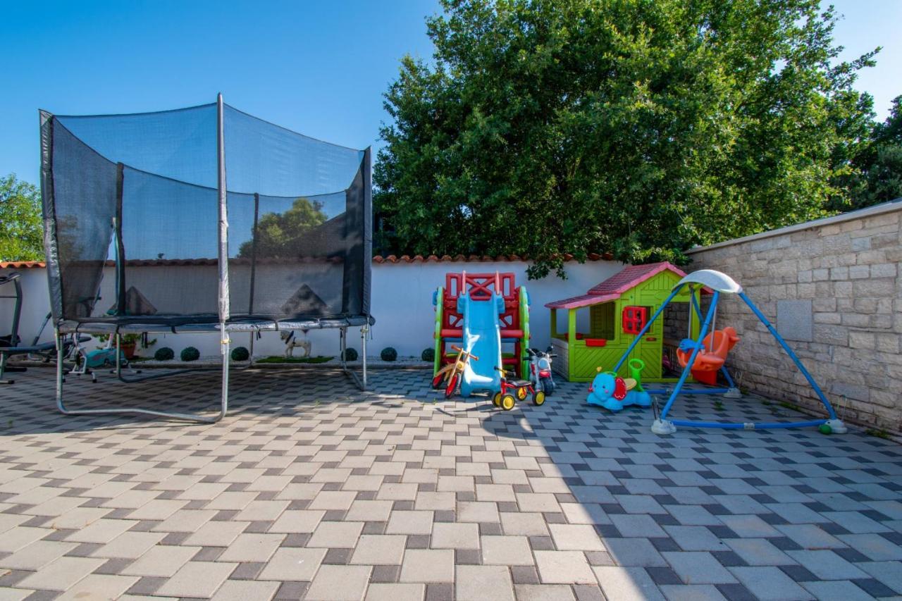 Apartments With Pool In Pula,Croatia Екстериор снимка