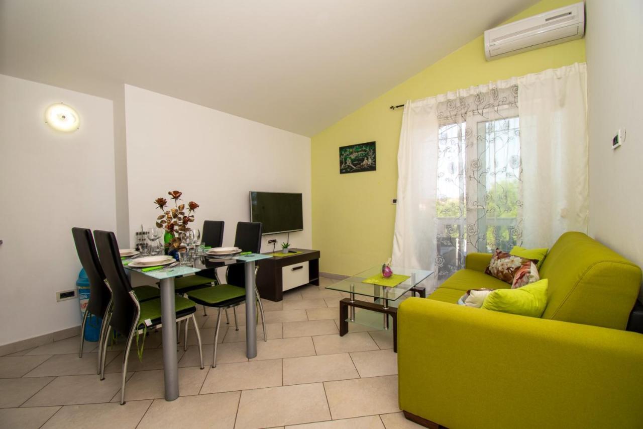 Apartments With Pool In Pula,Croatia Екстериор снимка