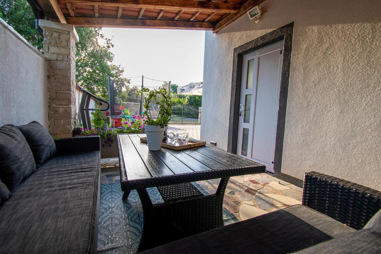 Apartments With Pool In Pula,Croatia Екстериор снимка